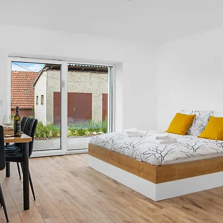 Apartmany Stastny Sklep Valtice Exterior photo